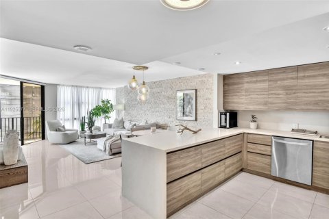 Купить кондоминиум в Майами, Флорида 1 спальня, 98.85м2, № 2089823 - фото 2