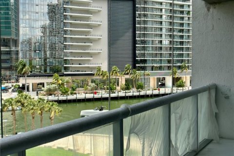 Condo in Miami, Florida, 1 bedroom  № 1888793 - photo 25