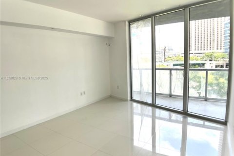 Condo in Miami, Florida, 1 bedroom  № 1888793 - photo 8