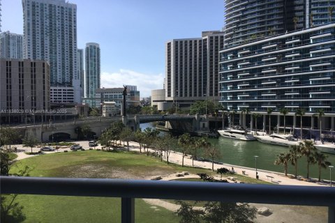 Condo in Miami, Florida, 1 bedroom  № 1888793 - photo 27