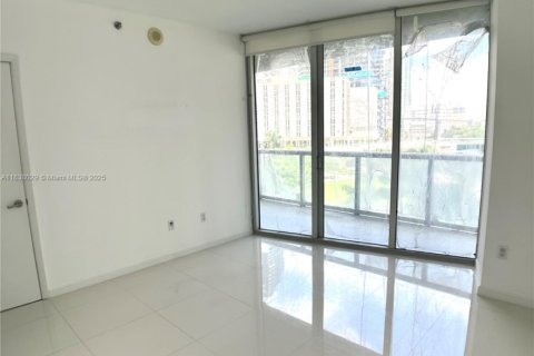 Condo in Miami, Florida, 1 bedroom  № 1888793 - photo 10