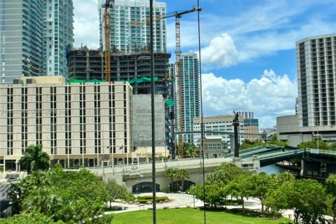 Condo in Miami, Florida, 1 bedroom  № 1888793 - photo 20
