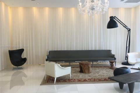 Condo in Miami, Florida, 1 bedroom  № 1888793 - photo 30