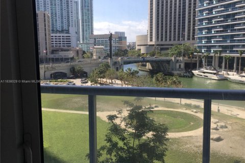 Condo in Miami, Florida, 1 bedroom  № 1888793 - photo 26