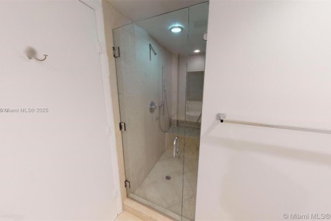 Condo in Miami, Florida, 1 bedroom  № 1888793 - photo 14