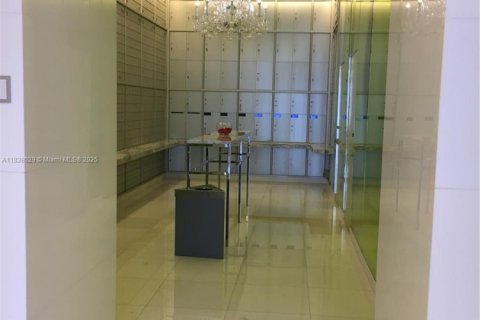 Condo in Miami, Florida, 1 bedroom  № 1888793 - photo 29