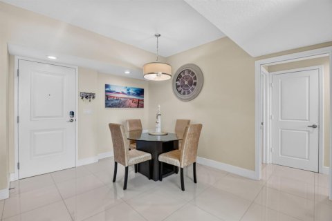 Condo in Boynton Beach, Florida, 2 bedrooms № 2187099 - photo 4
