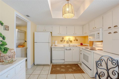 Condo in Panama City Beach, Florida, 2 bedrooms № 2210188 - photo 14