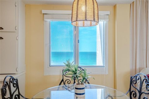 Condo in Panama City Beach, Florida, 2 bedrooms № 2210188 - photo 3