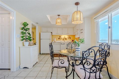 Condo in Panama City Beach, Florida, 2 bedrooms № 2210188 - photo 12
