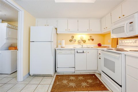 Condo in Panama City Beach, Florida, 2 bedrooms № 2210188 - photo 17
