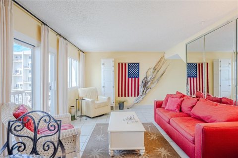 Condo in Panama City Beach, Florida, 2 bedrooms № 2210188 - photo 2