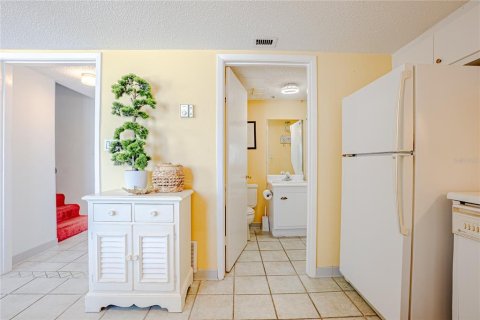 Condo in Panama City Beach, Florida, 2 bedrooms № 2210188 - photo 18