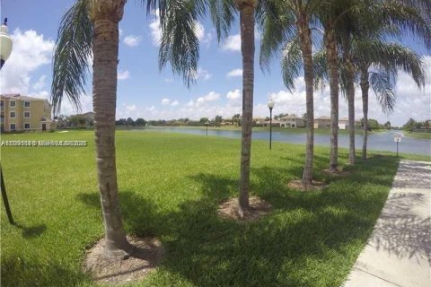 Кондоминиум с 2 спальнями в Катлер-Бей, Флорида № 2057459