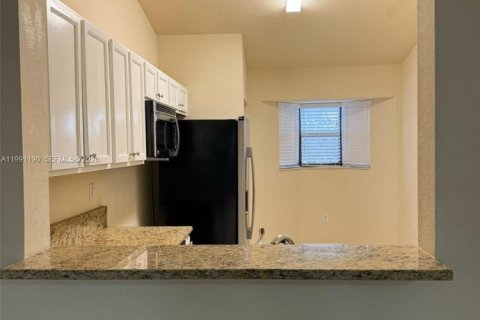 Купить кондоминиум в Катлер-Бей, Флорида 2 спальни, 75.9м2, № 2057459 - фото 8