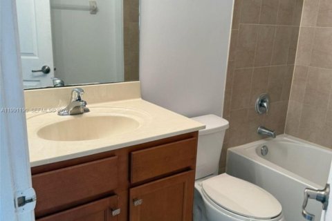 Купить кондоминиум в Катлер-Бей, Флорида 2 спальни, 75.9м2, № 2057459 - фото 15