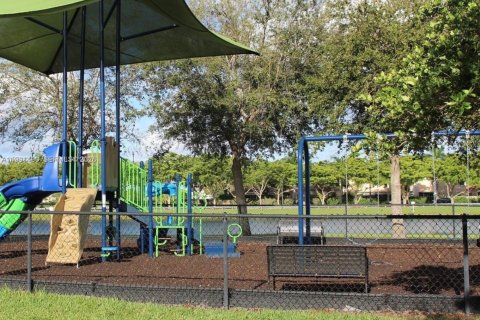 Купить кондоминиум в Катлер-Бей, Флорида 2 спальни, 75.9м2, № 2057459 - фото 5