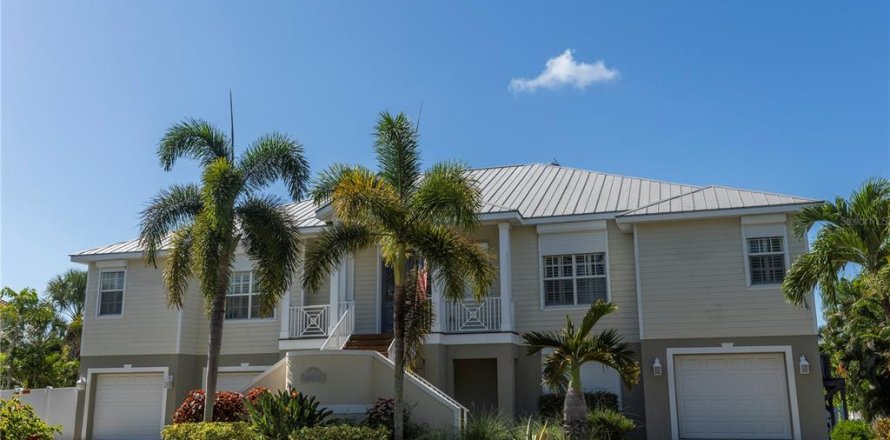 Casa en Placida, Florida 4 dormitorios, 386.01 m2 № 2310405