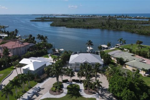 Casa en venta en Placida, Florida, 4 dormitorios, 386.01 m2 № 2310405 - foto 2