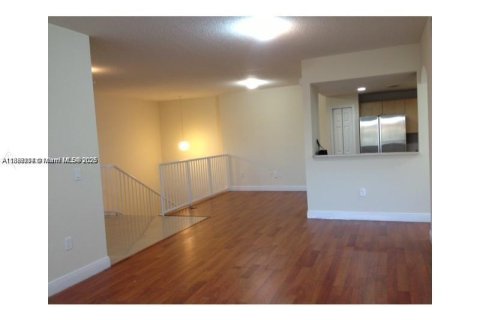 Condo in Doral, Florida, 3 bedrooms  № 1941126 - photo 5