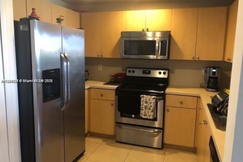 Condo in Doral, Florida, 3 bedrooms  № 1941126 - photo 6