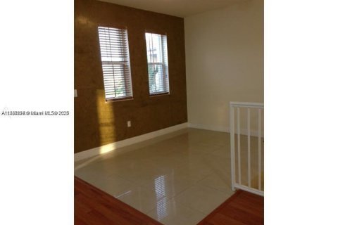Condo in Doral, Florida, 3 bedrooms  № 1941126 - photo 4