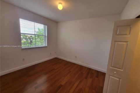 Condo in Doral, Florida, 3 bedrooms  № 1941126 - photo 10