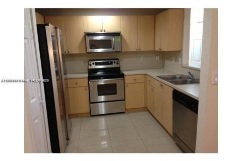 Copropriété à louer à Doral, Floride: 3 chambres, 142.51 m2 № 1941126 - photo 7