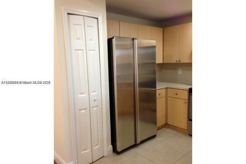 Condo in Doral, Florida, 3 bedrooms  № 1941126 - photo 8