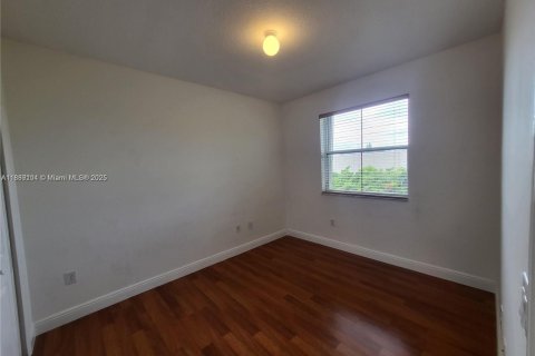 Condo in Doral, Florida, 3 bedrooms  № 1941126 - photo 9