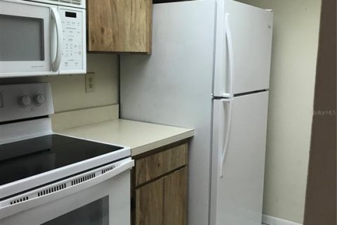 Condo in Tampa, Florida, 2 bedrooms № 2396315 - photo 17