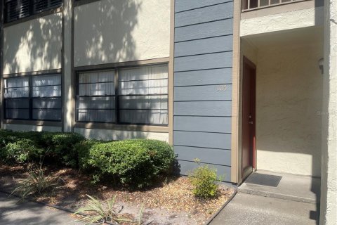 Condo in Tampa, Florida, 2 bedrooms № 2396315 - photo 2