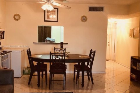 Copropriété à vendre à Lauderdale Lakes, Floride: 1 chambre, 72.74 m2 № 1977927 - photo 11