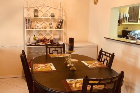 Copropriété à vendre à Lauderdale Lakes, Floride: 1 chambre, 72.74 m2 № 1977927 - photo 12