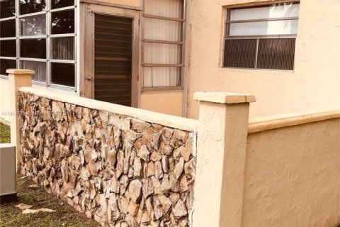 Copropriété à vendre à Lauderdale Lakes, Floride: 1 chambre, 72.74 m2 № 1977927 - photo 22