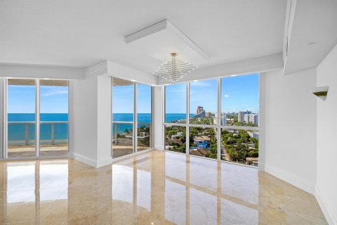 Condo in Fort Lauderdale, Florida, 3 bedrooms  № 2368425 - photo 12