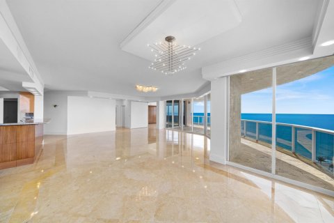 Condo in Fort Lauderdale, Florida, 3 bedrooms  № 2368425 - photo 14