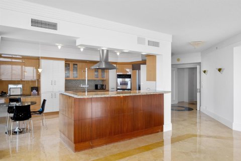 Condo in Fort Lauderdale, Florida, 3 bedrooms  № 2368425 - photo 16