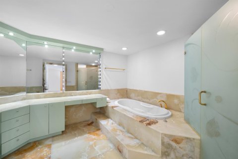 Condo in Fort Lauderdale, Florida, 3 bedrooms  № 2368425 - photo 25