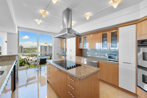 Condo in Fort Lauderdale, Florida, 3 bedrooms  № 2368425 - photo 17