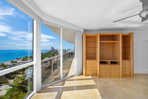 Condo in Fort Lauderdale, Florida, 3 bedrooms  № 2368425 - photo 22