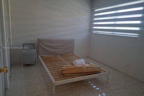 Снять в аренду кондоминиум в Халландейл-Бич, Флорида 2 спальни, 99.78м2, № 2007614 - фото 13