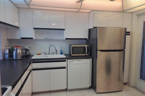 Снять в аренду кондоминиум в Халландейл-Бич, Флорида 2 спальни, 99.78м2, № 2007614 - фото 7