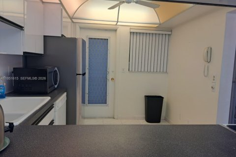 Снять в аренду кондоминиум в Халландейл-Бич, Флорида 2 спальни, 99.78м2, № 2007614 - фото 6