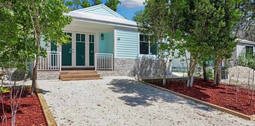 House in Key Largo, Florida 3 bedrooms № 1804156