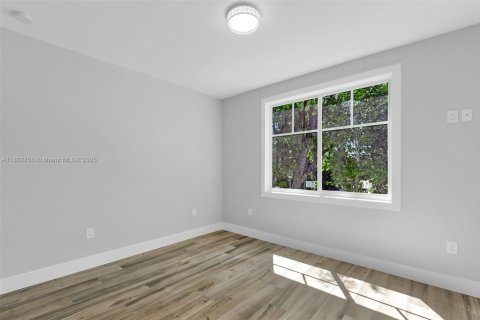 House in Key Largo, Florida 3 bedrooms № 1804156 - photo 17