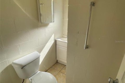 Снять в аренду квартиру в Лейк-Уэльс, Флорида 1 комната, 39.48м2, № 1792138 - фото 3