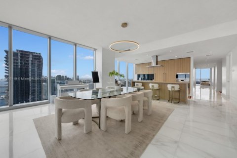 Condominio en venta en Miami, Florida, 4 dormitorios, 351.91 m2 № 2012597 - foto 9