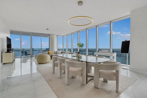 Condominio en venta en Miami, Florida, 4 dormitorios, 351.91 m2 № 2012597 - foto 8