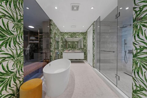 Condominio en venta en Miami, Florida, 4 dormitorios, 351.91 m2 № 2012597 - foto 21